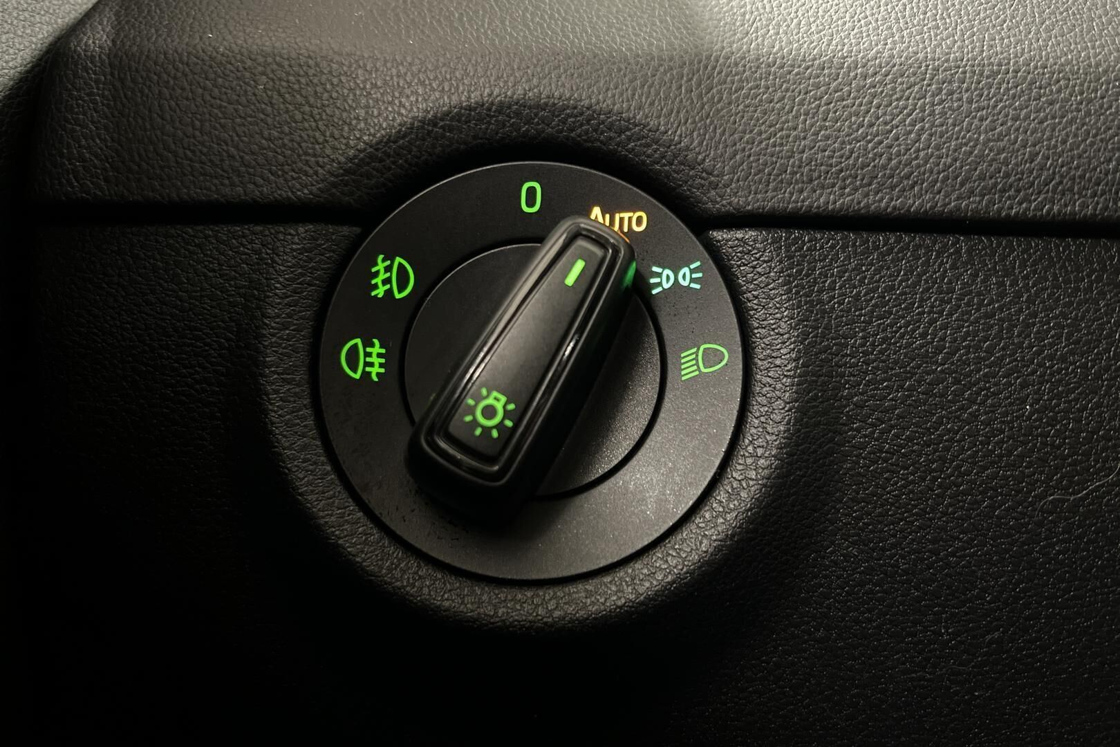 Skoda Octavia iso kuva 18