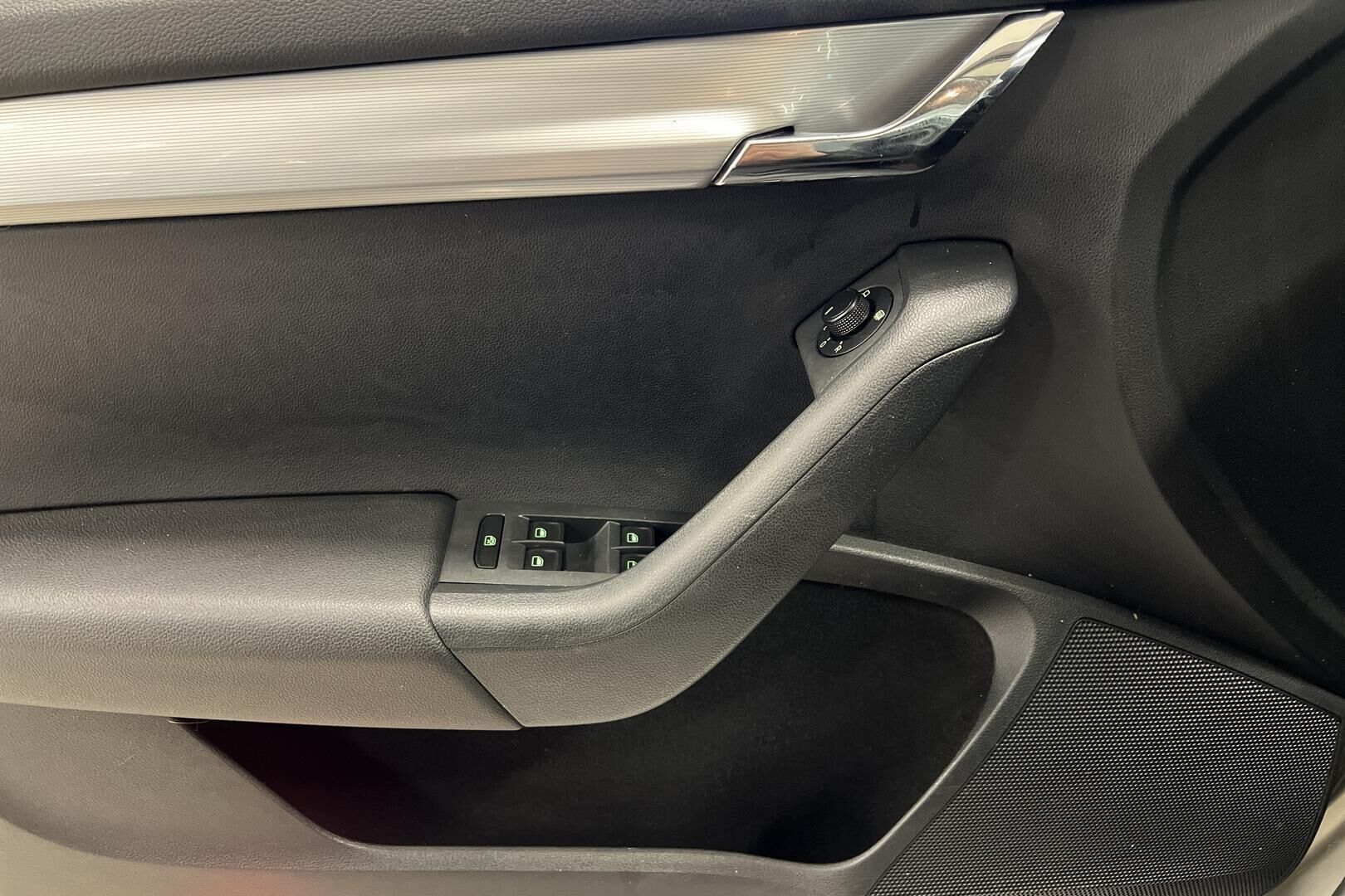 Skoda Octavia iso kuva 19