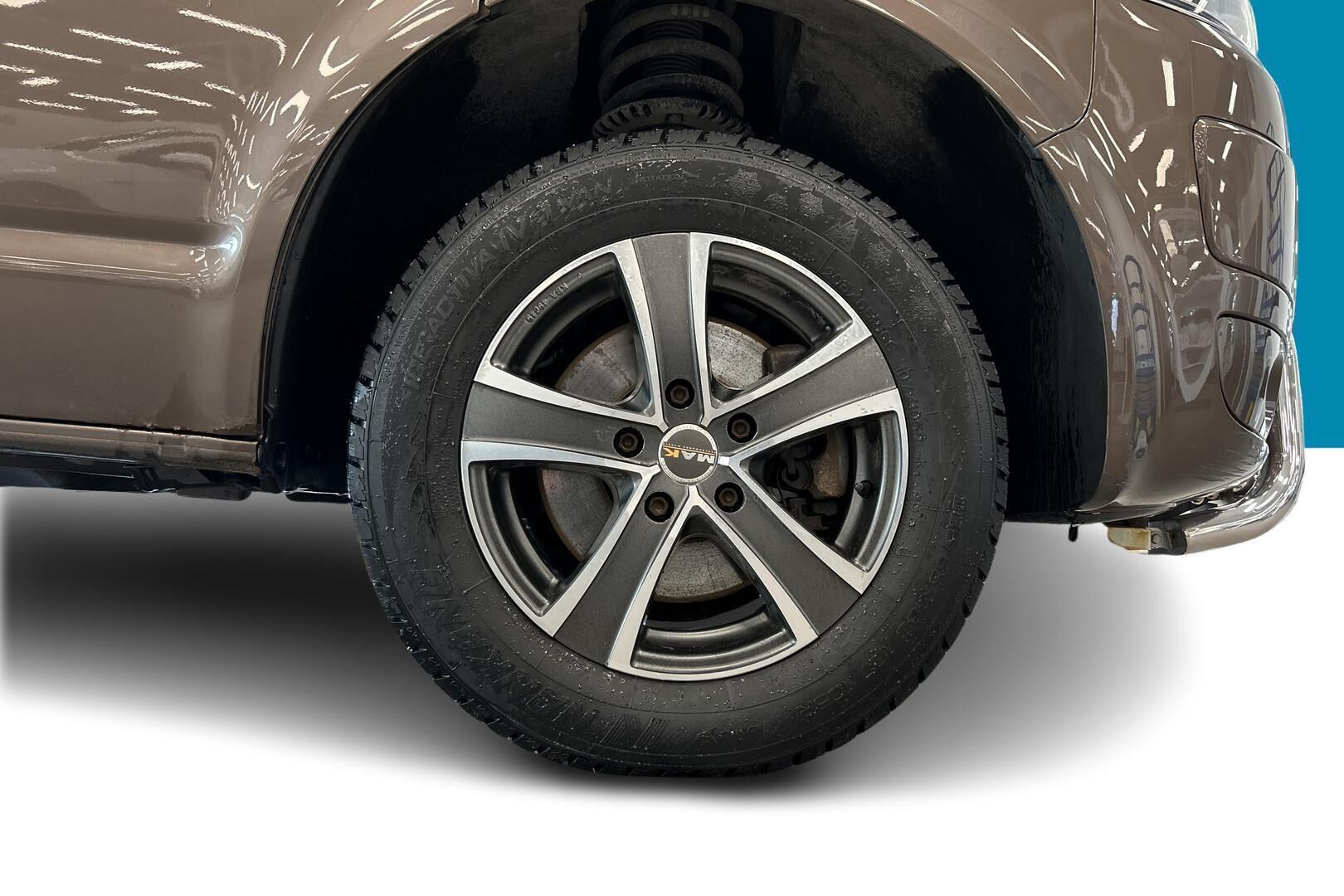 Volkswagen Transporter iso kuva 13