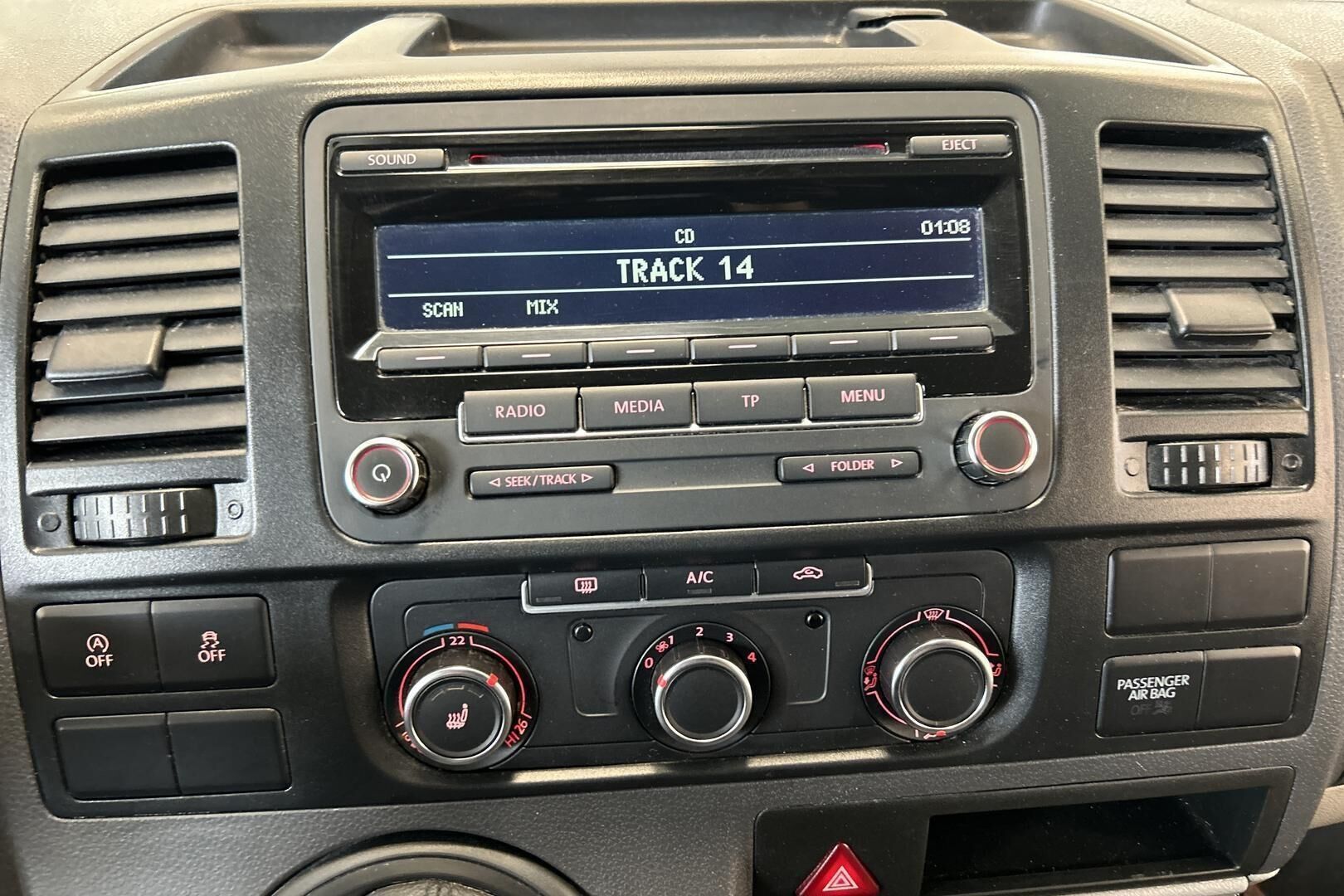 Volkswagen Transporter iso kuva 20