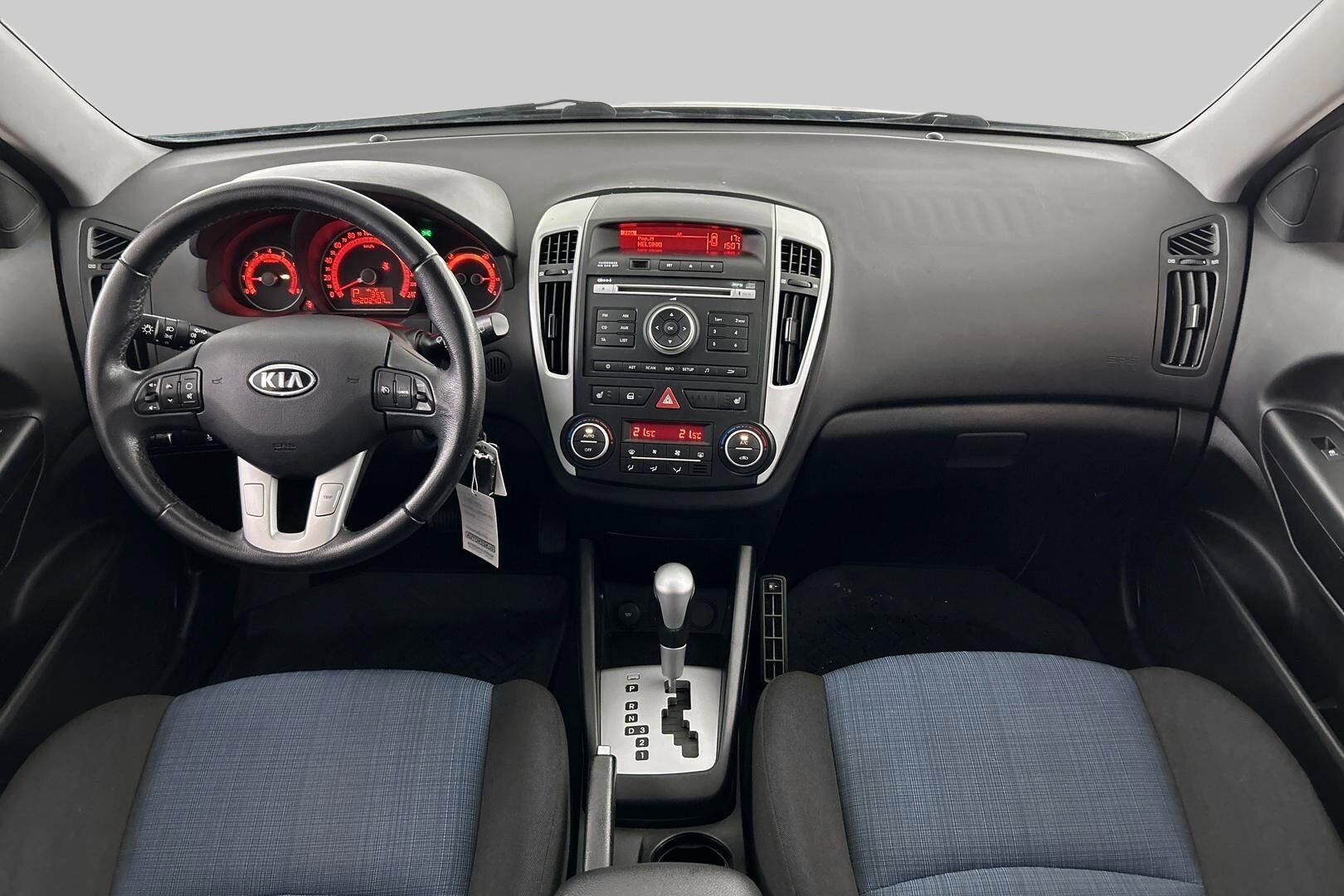 Kia cee'd iso kuva 9