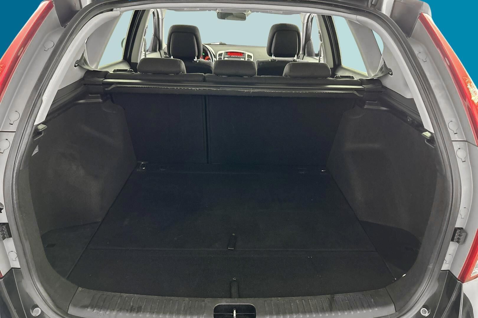 Kia cee'd iso kuva 10