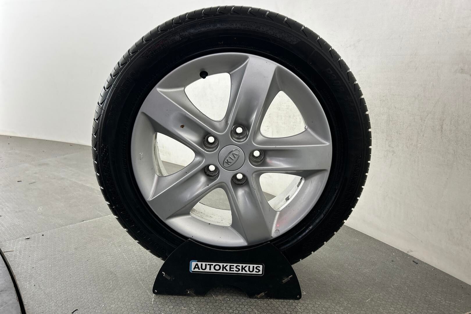 Kia cee'd iso kuva 11