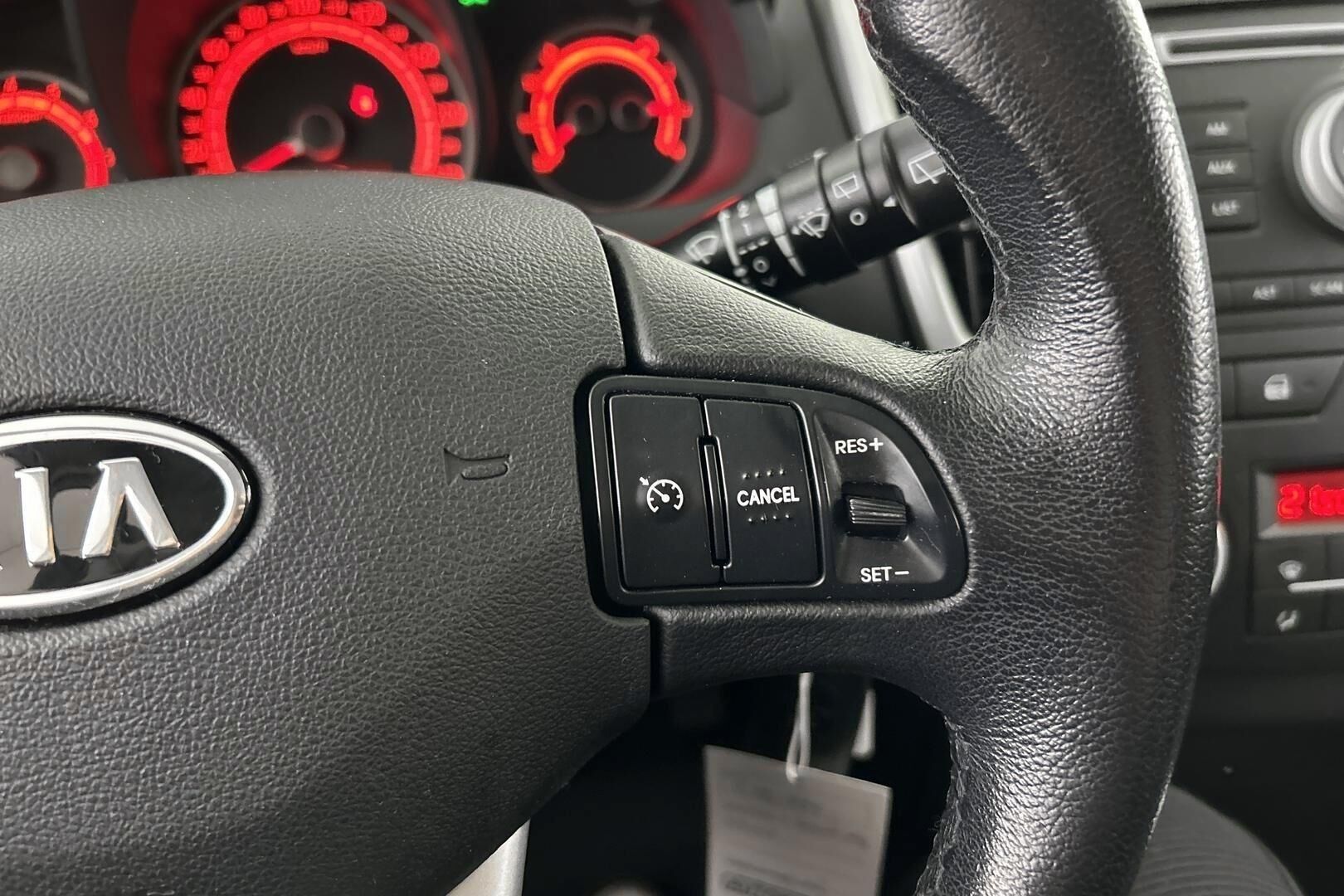 Kia cee'd iso kuva 14