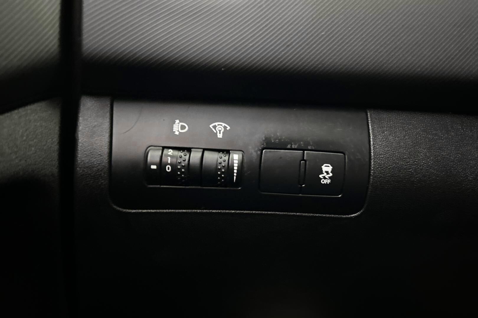 Kia cee'd iso kuva 19