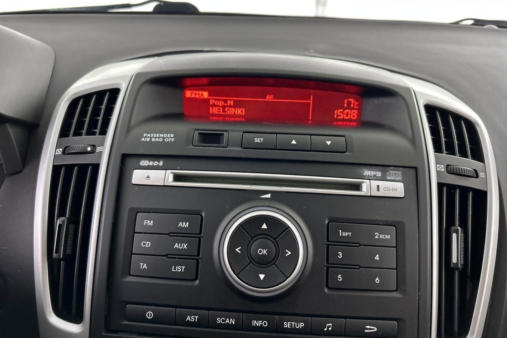 Kia cee'd iso kuva 26