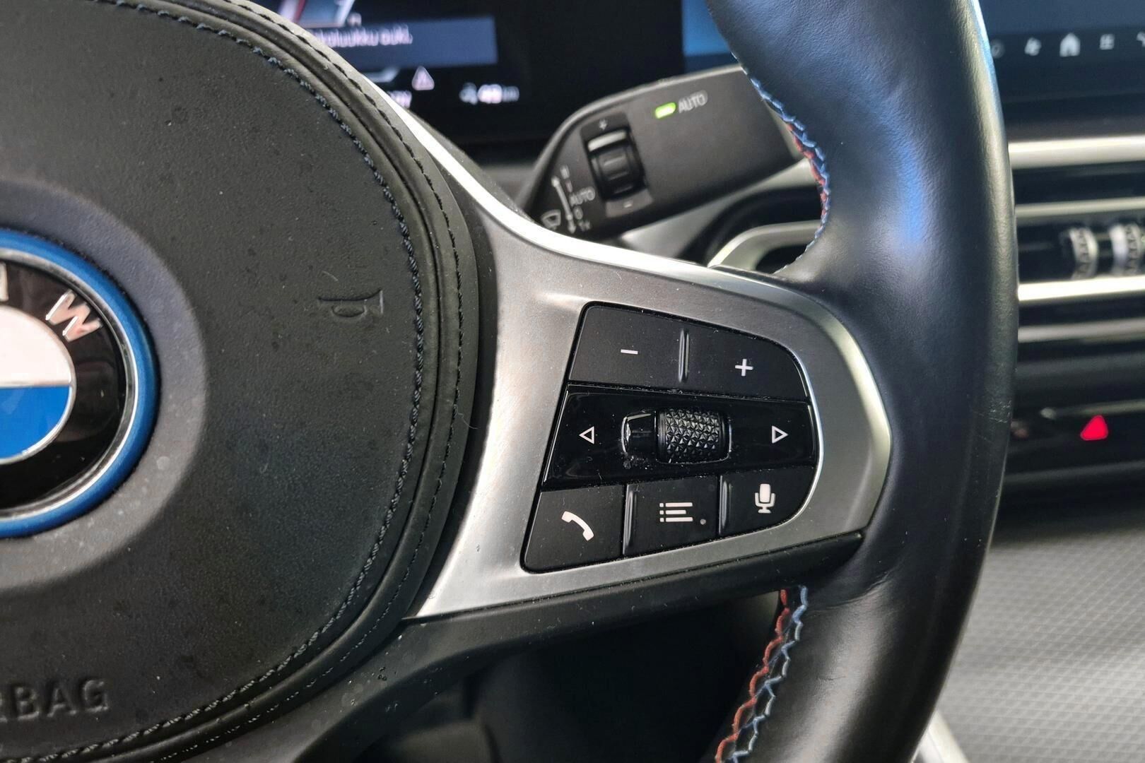 BMW i4 iso kuva 17