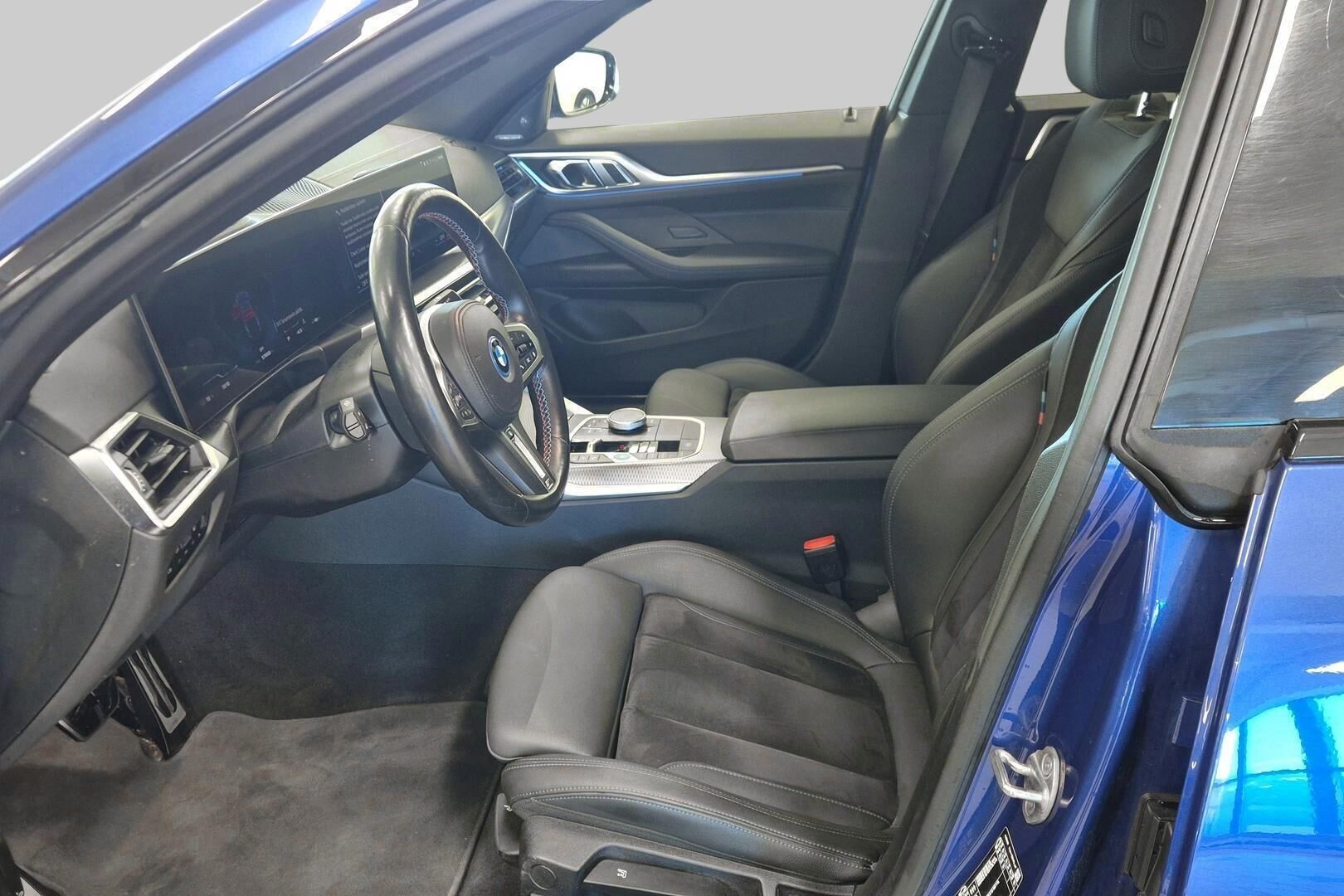 BMW i4 iso kuva 8