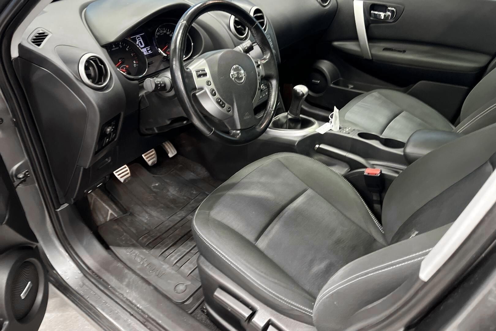 Nissan Qashqai iso kuva 9