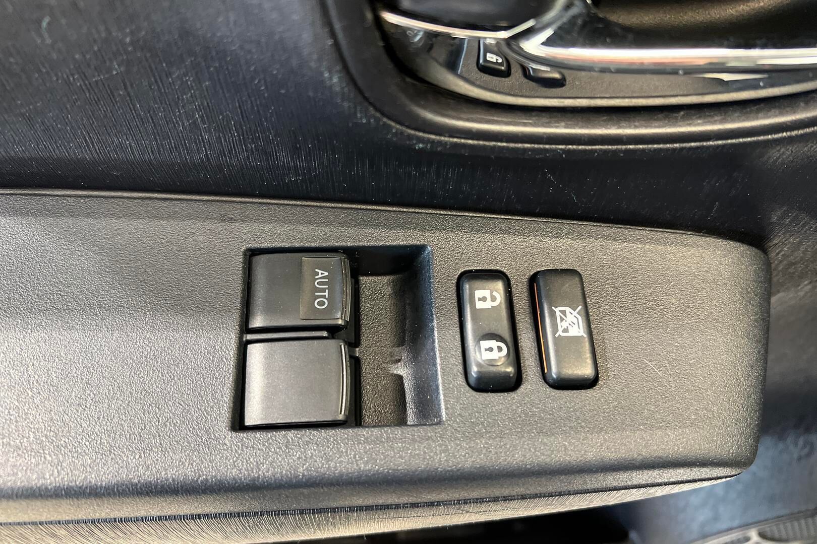 Toyota Yaris iso kuva 14