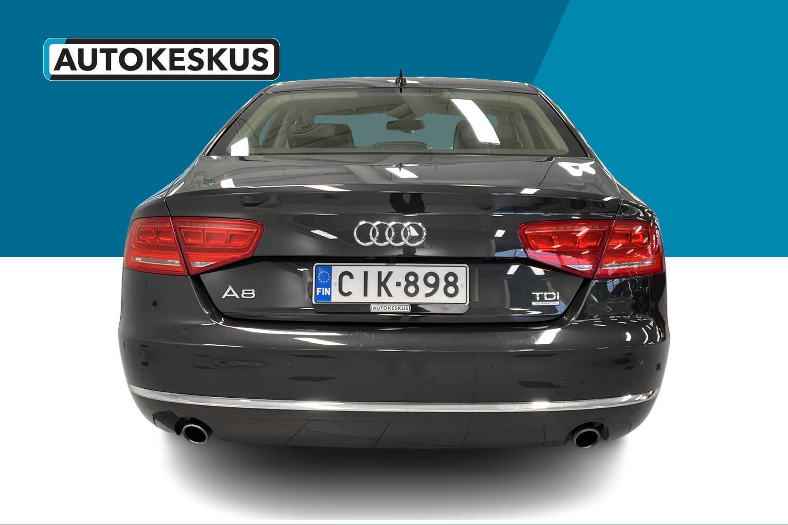 Audi A8 iso kuva 6