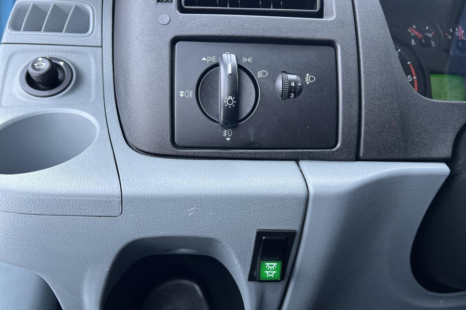 Ford Transit iso kuva 18