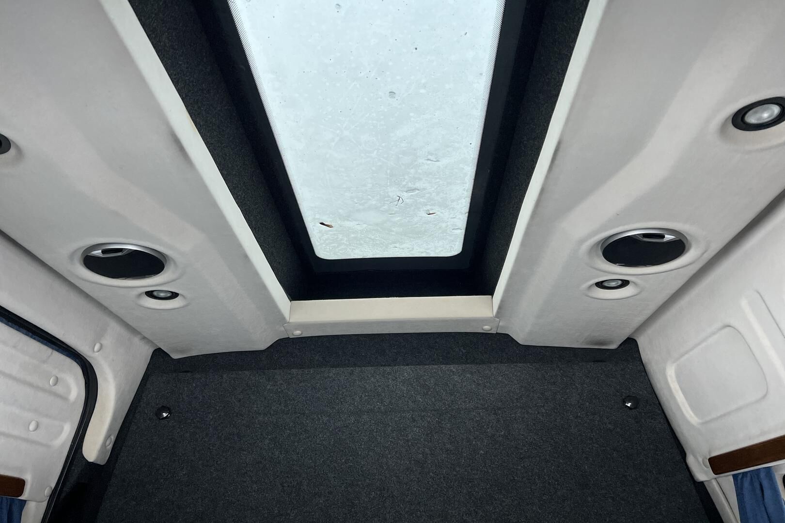 Ford Transit iso kuva 20