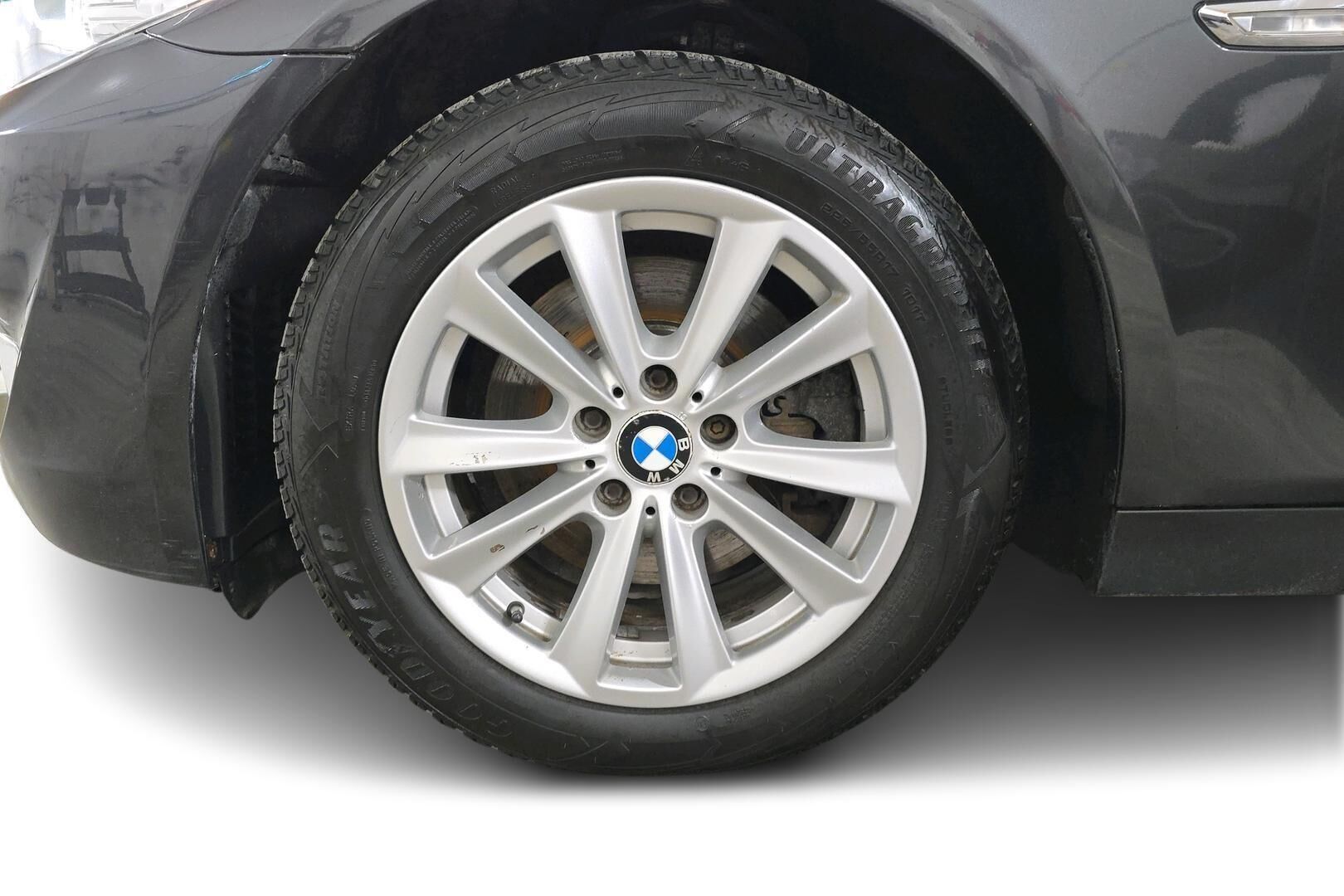 BMW 5-sarja iso kuva 13
