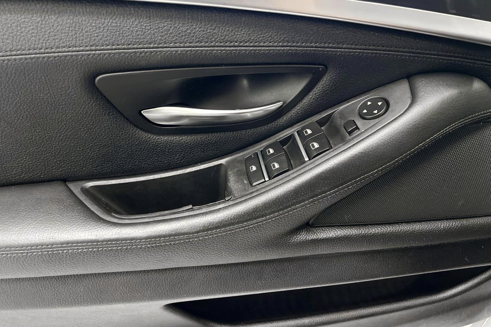 BMW 5-sarja iso kuva 20