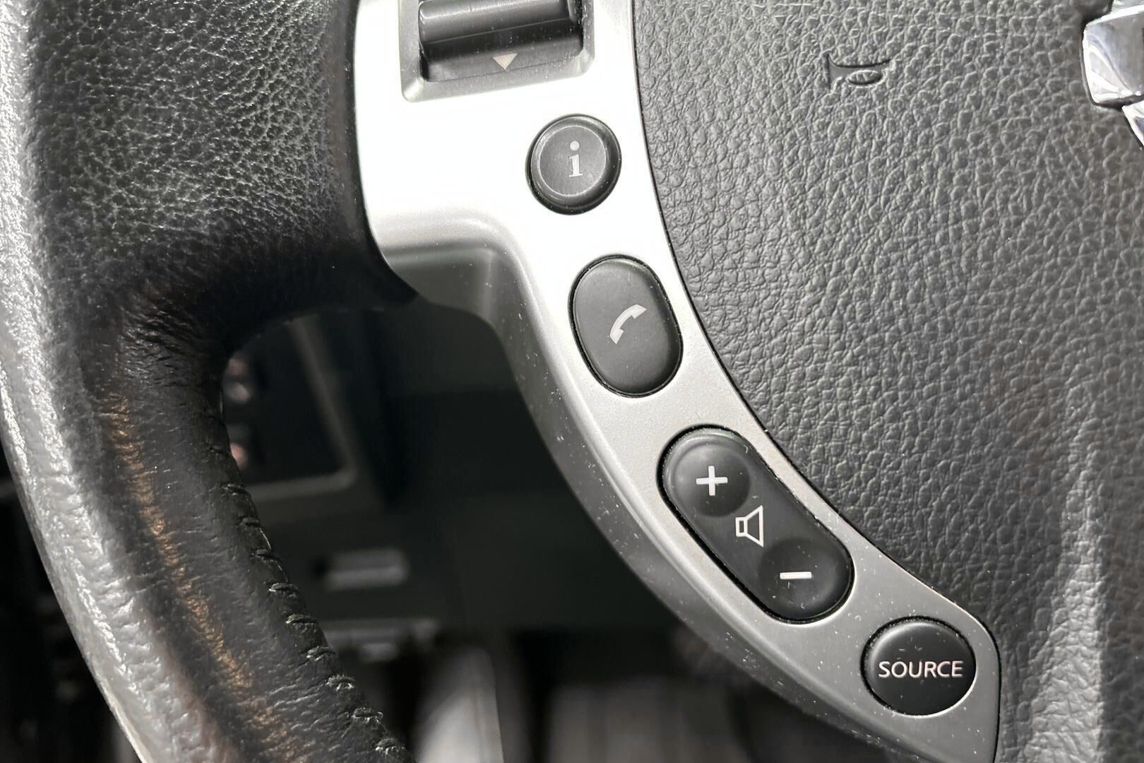 Nissan Qashqai iso kuva 14