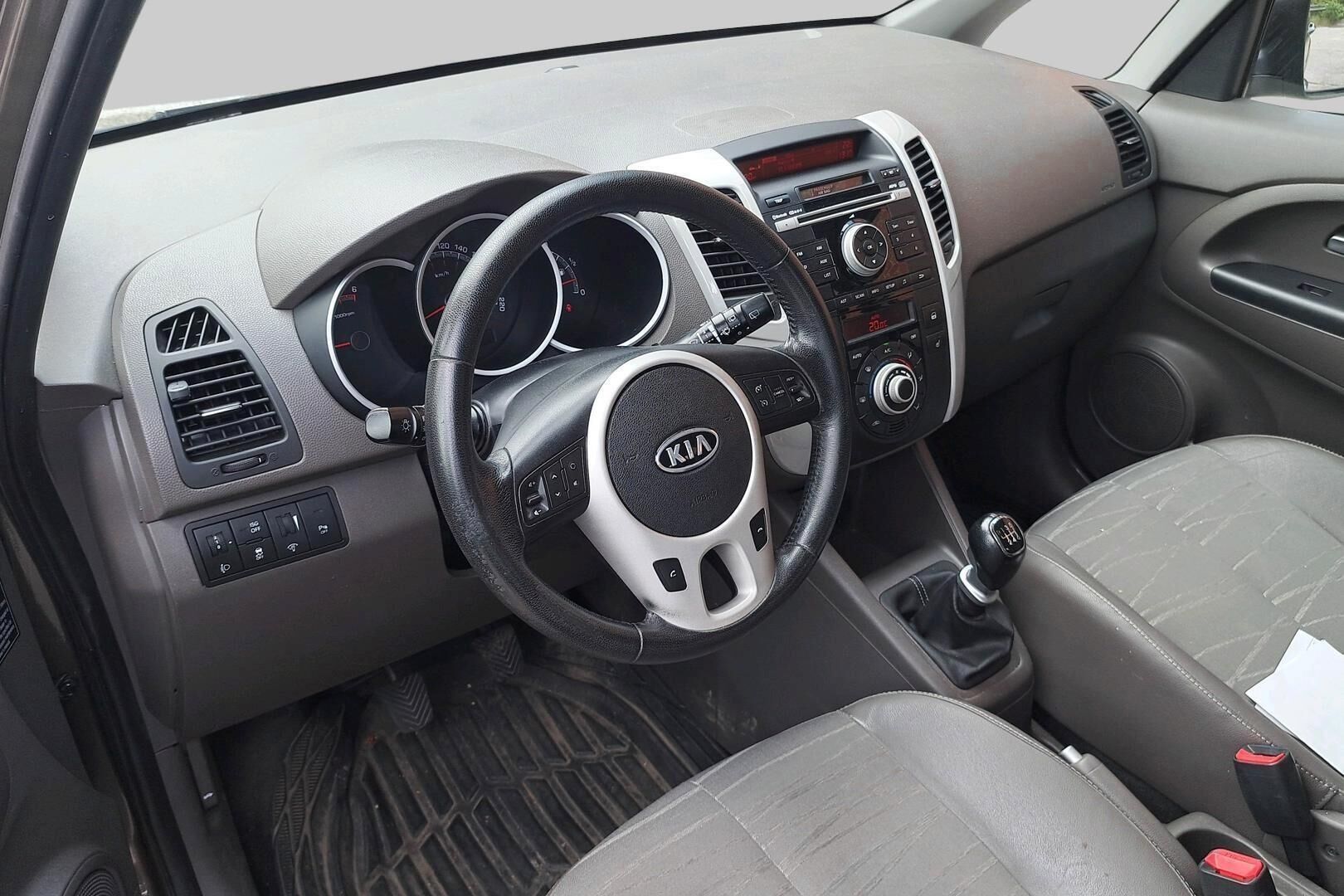 Kia Venga iso kuva 2