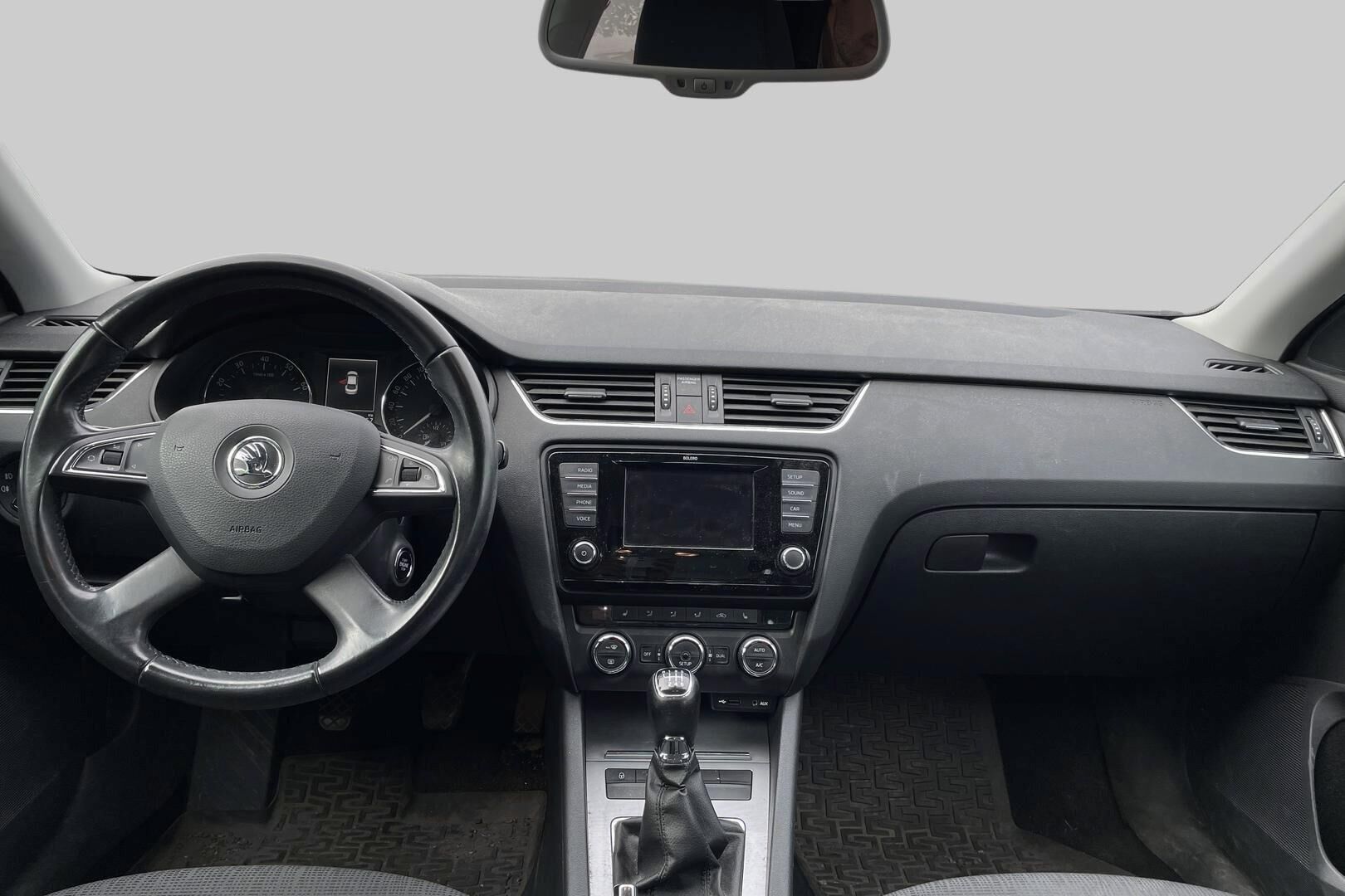 Skoda Octavia iso kuva 2