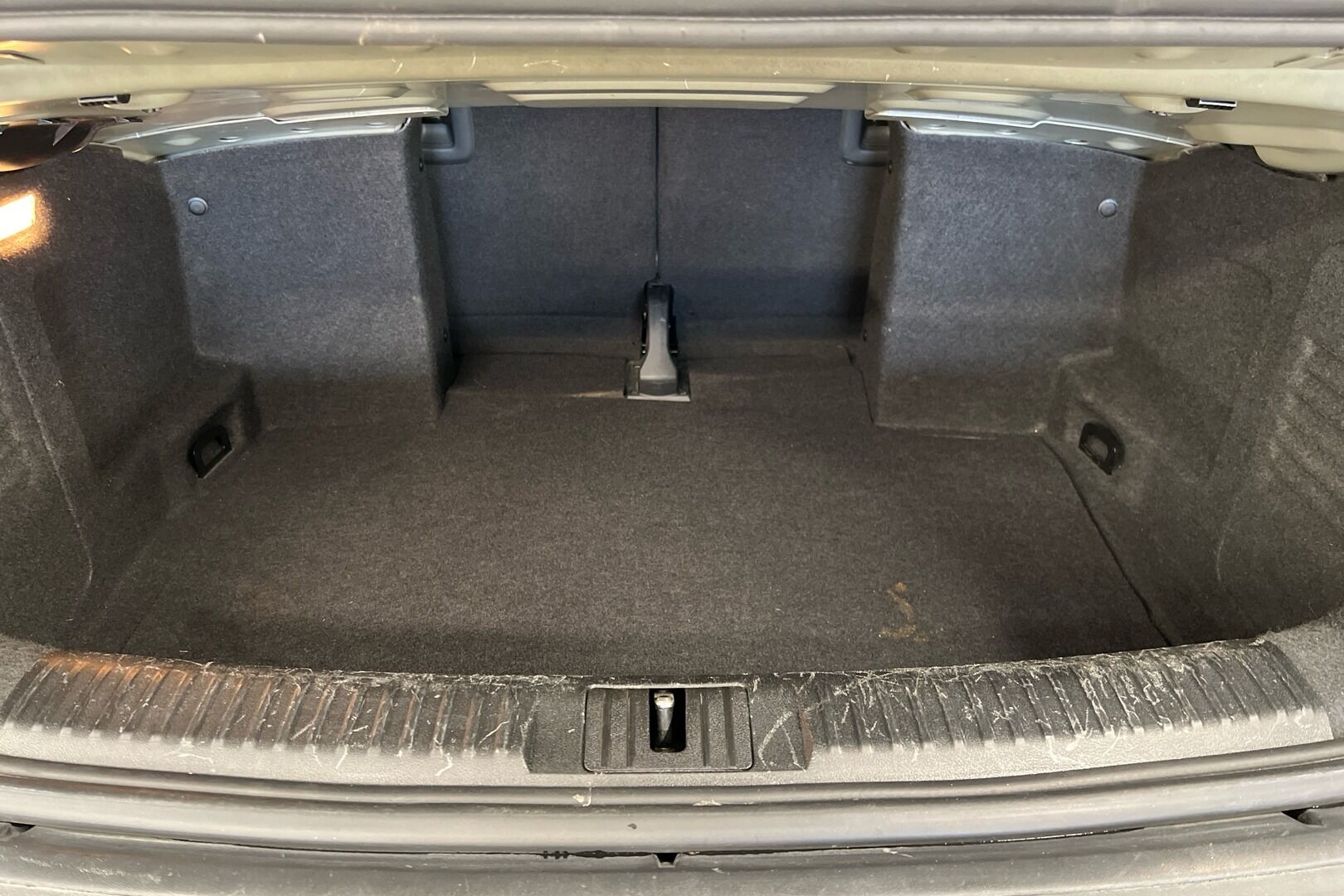 Volkswagen Golf iso kuva 10