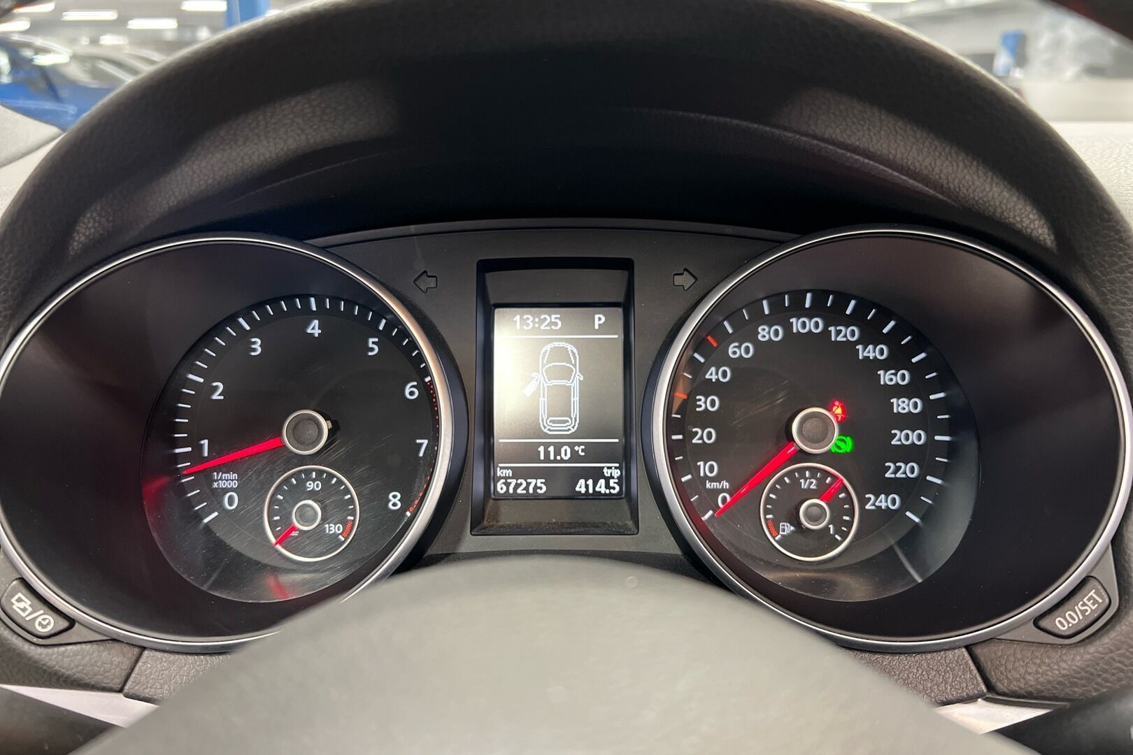 Volkswagen Golf iso kuva 11