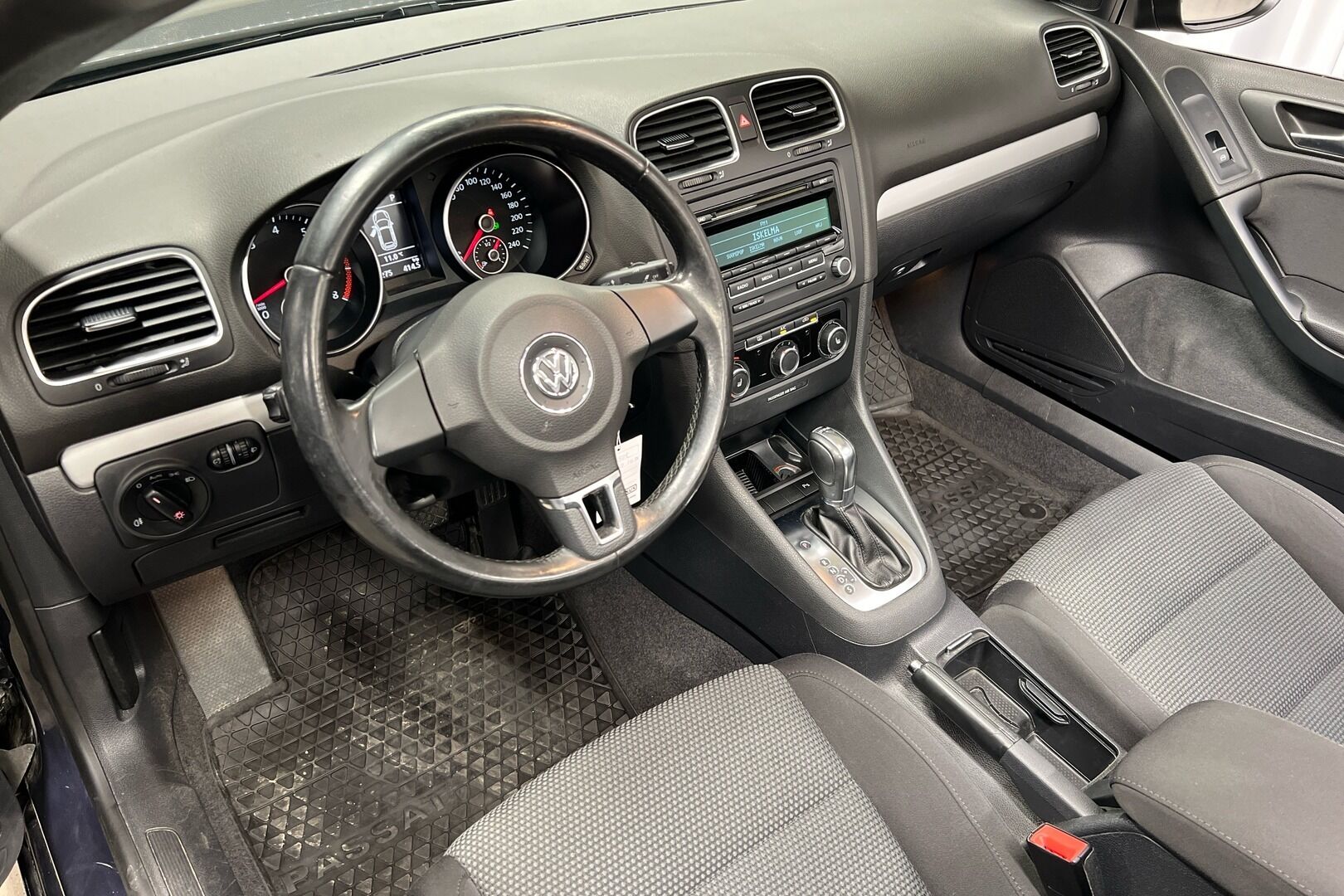 Volkswagen Golf iso kuva 6