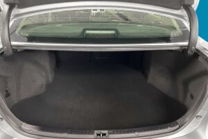Toyota Avensis esikatselu 10
