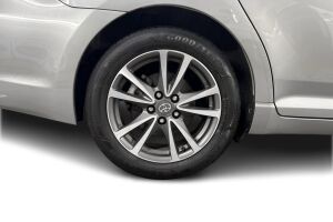 Toyota Avensis esikatselu 11