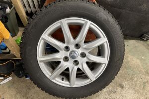 Toyota Avensis esikatselu 12