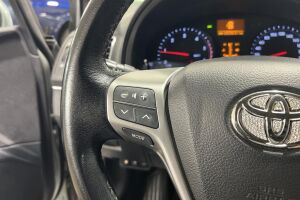 Toyota Avensis esikatselu 17