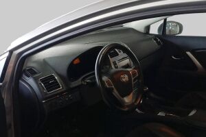 Toyota Avensis esikatselu 2