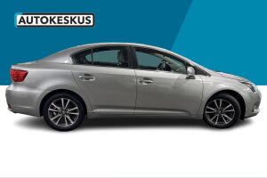 Toyota Avensis esikatselu 4