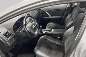 Toyota Avensis esikatselu 25
