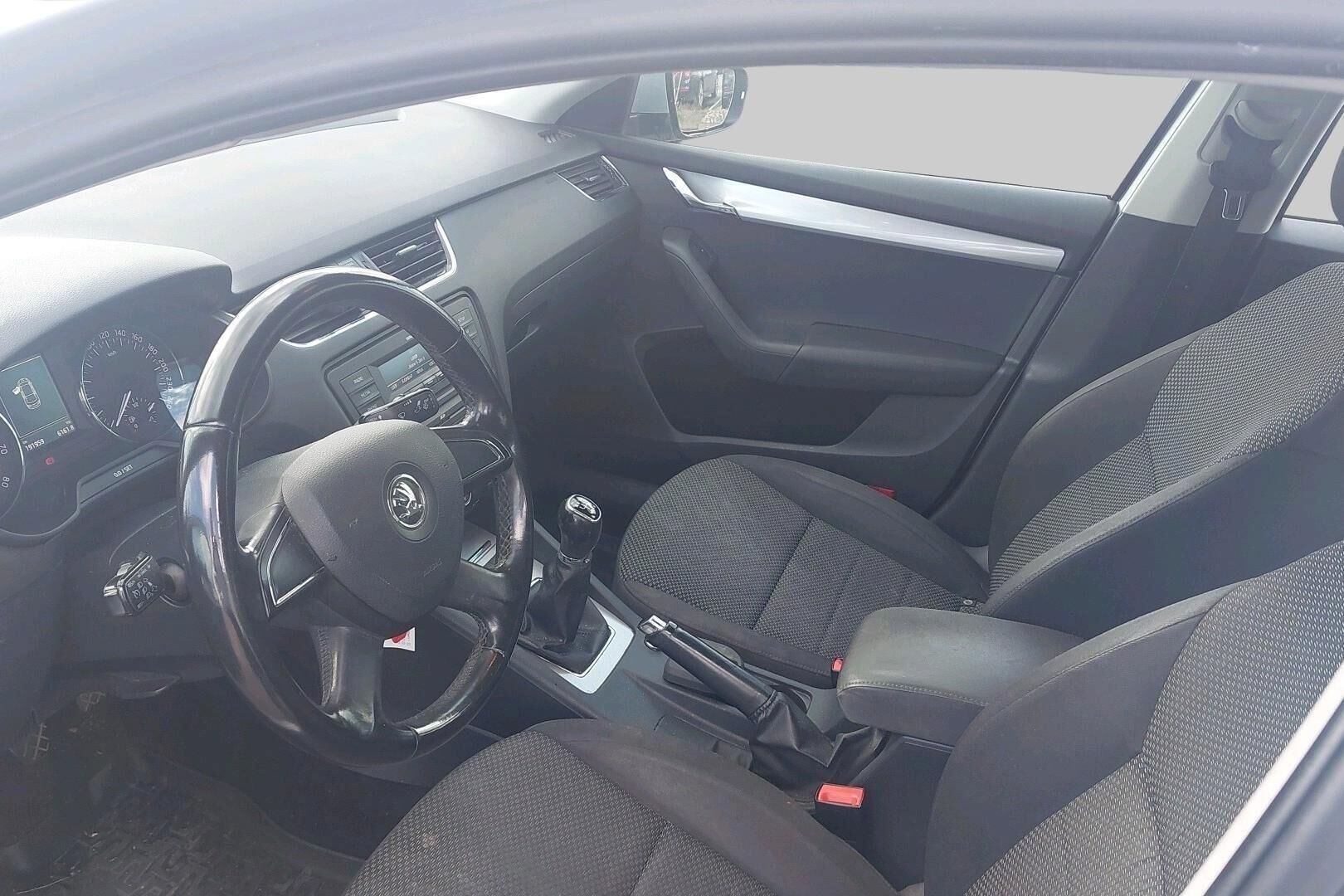 Skoda Octavia iso kuva 1