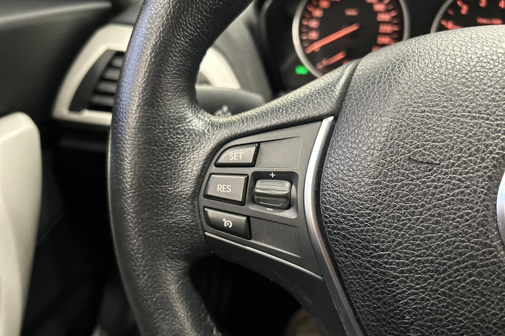 BMW 1-SARJA iso kuva 16