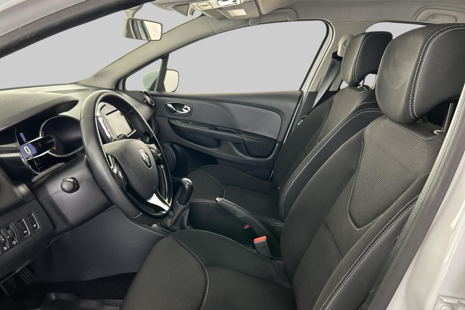 Renault Clio iso kuva 8