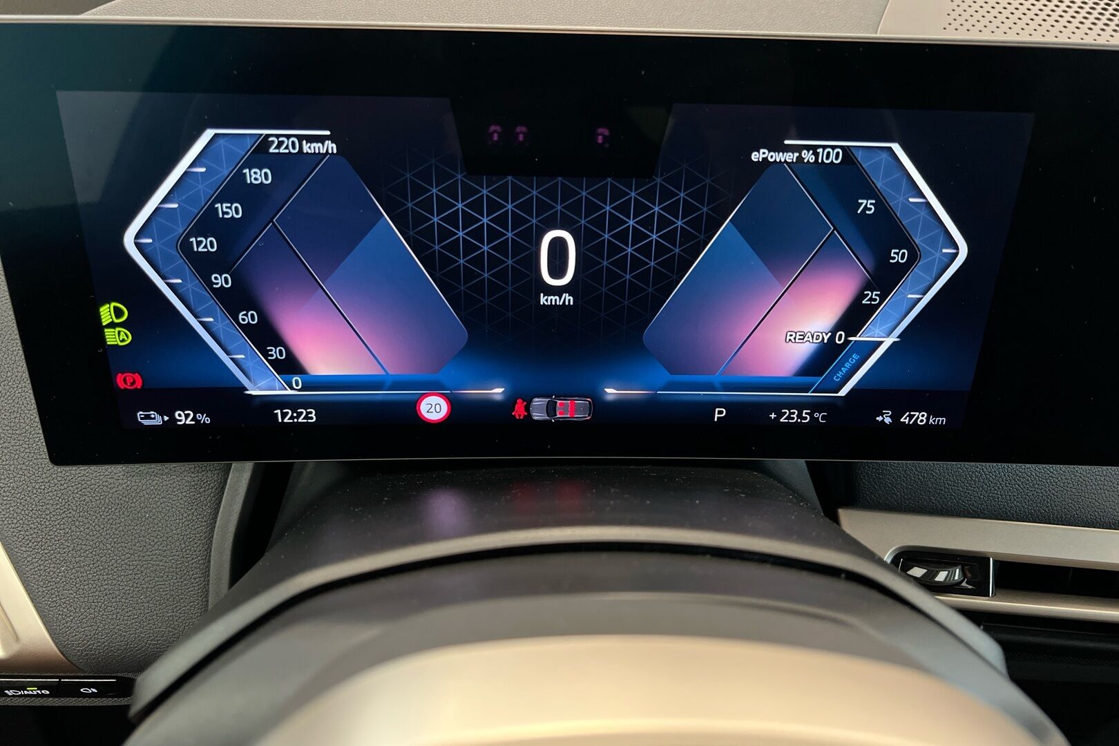 BMW iX iso kuva 11