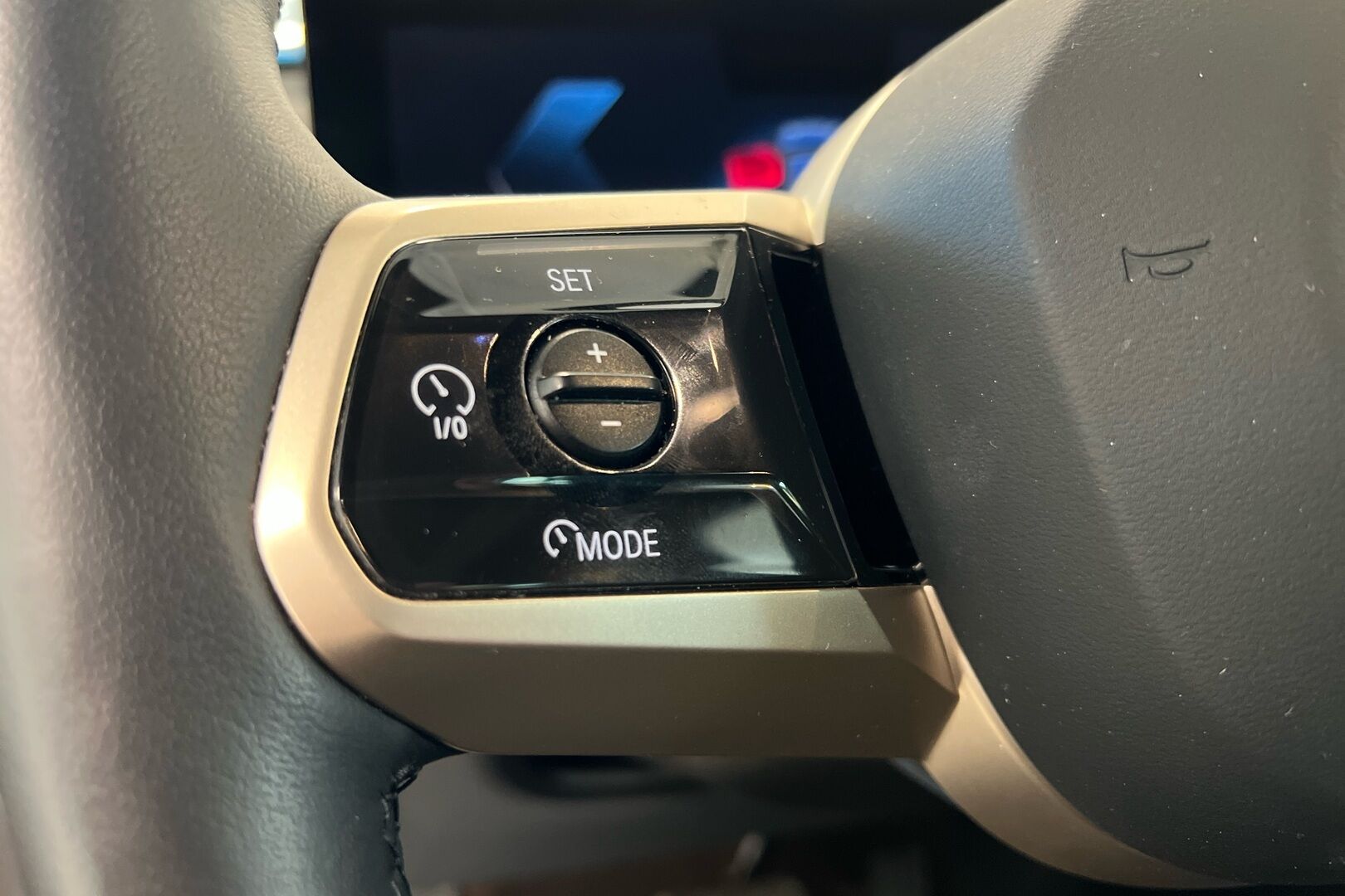 BMW iX iso kuva 17