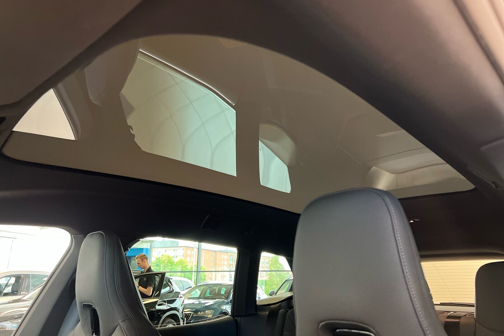 BMW iX iso kuva 21