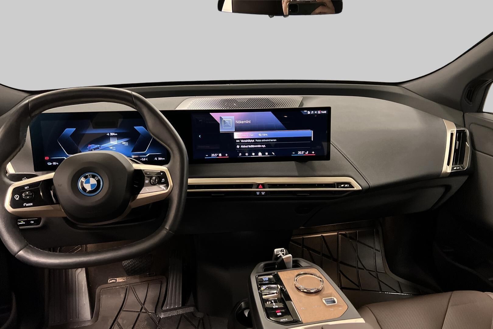 BMW iX iso kuva 10