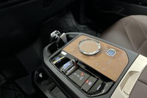 BMW iX esikatselu 15