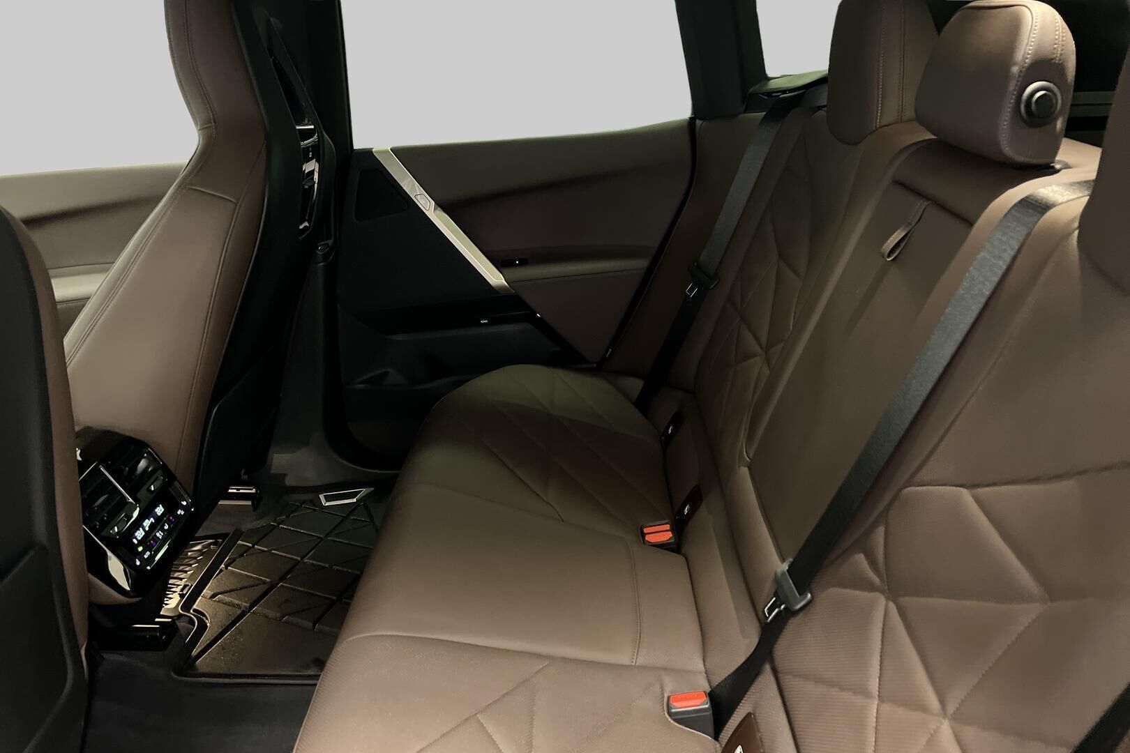 BMW iX iso kuva 9
