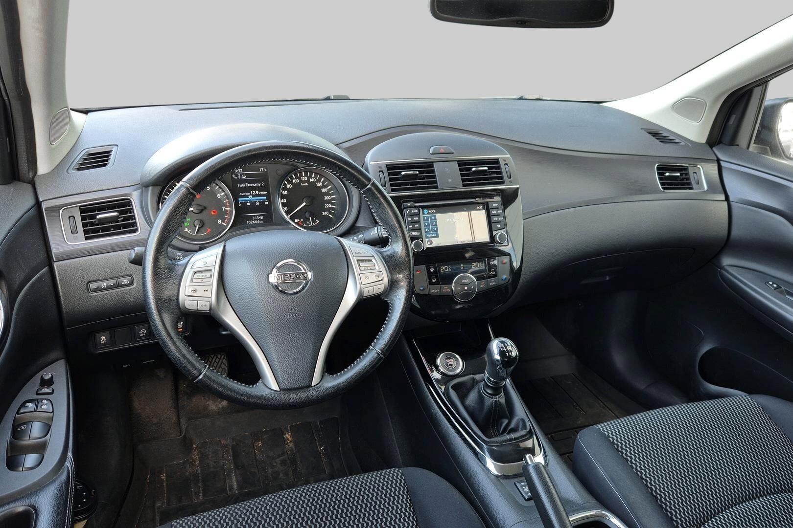 Nissan Pulsar iso kuva 2