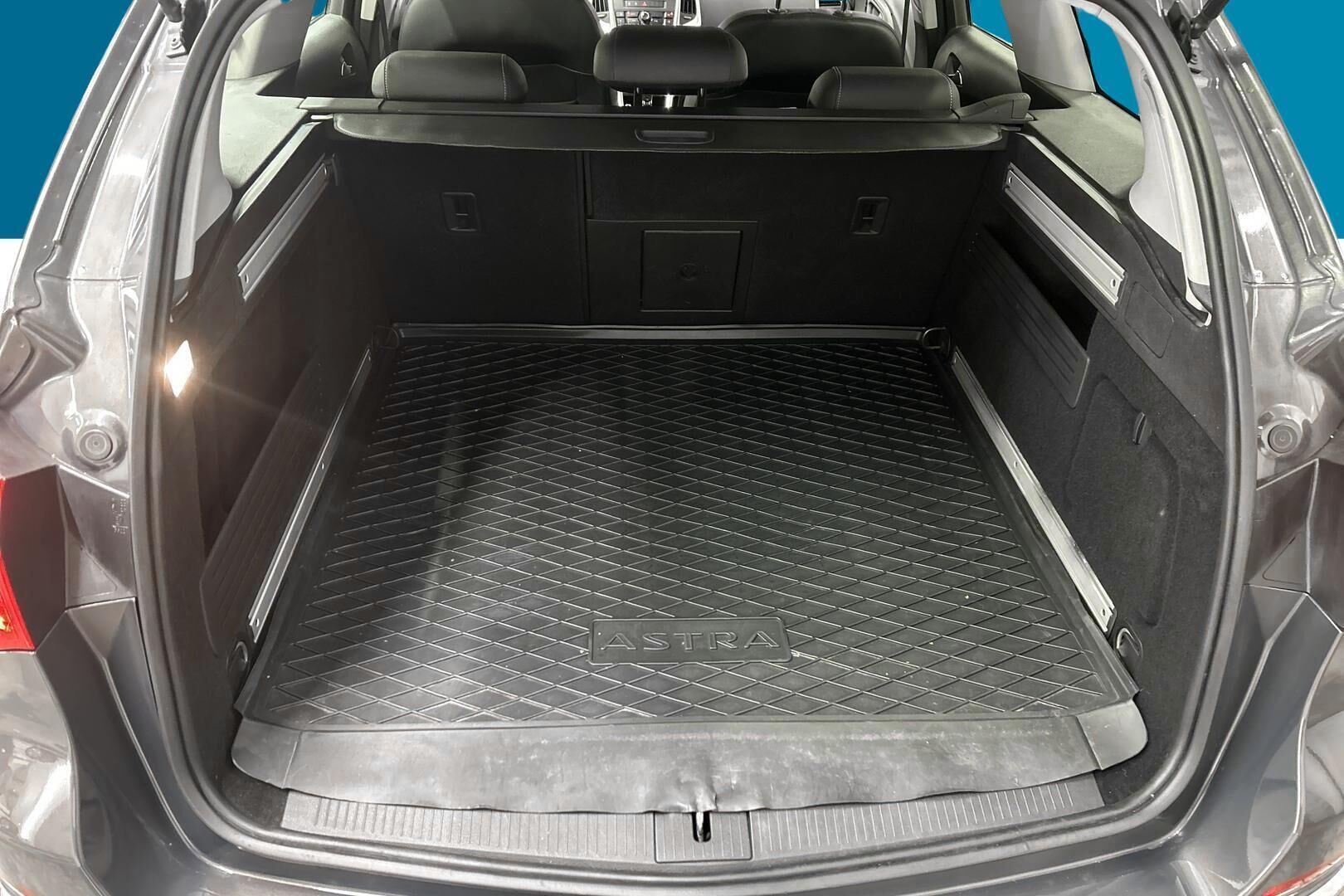 Opel Astra iso kuva 10