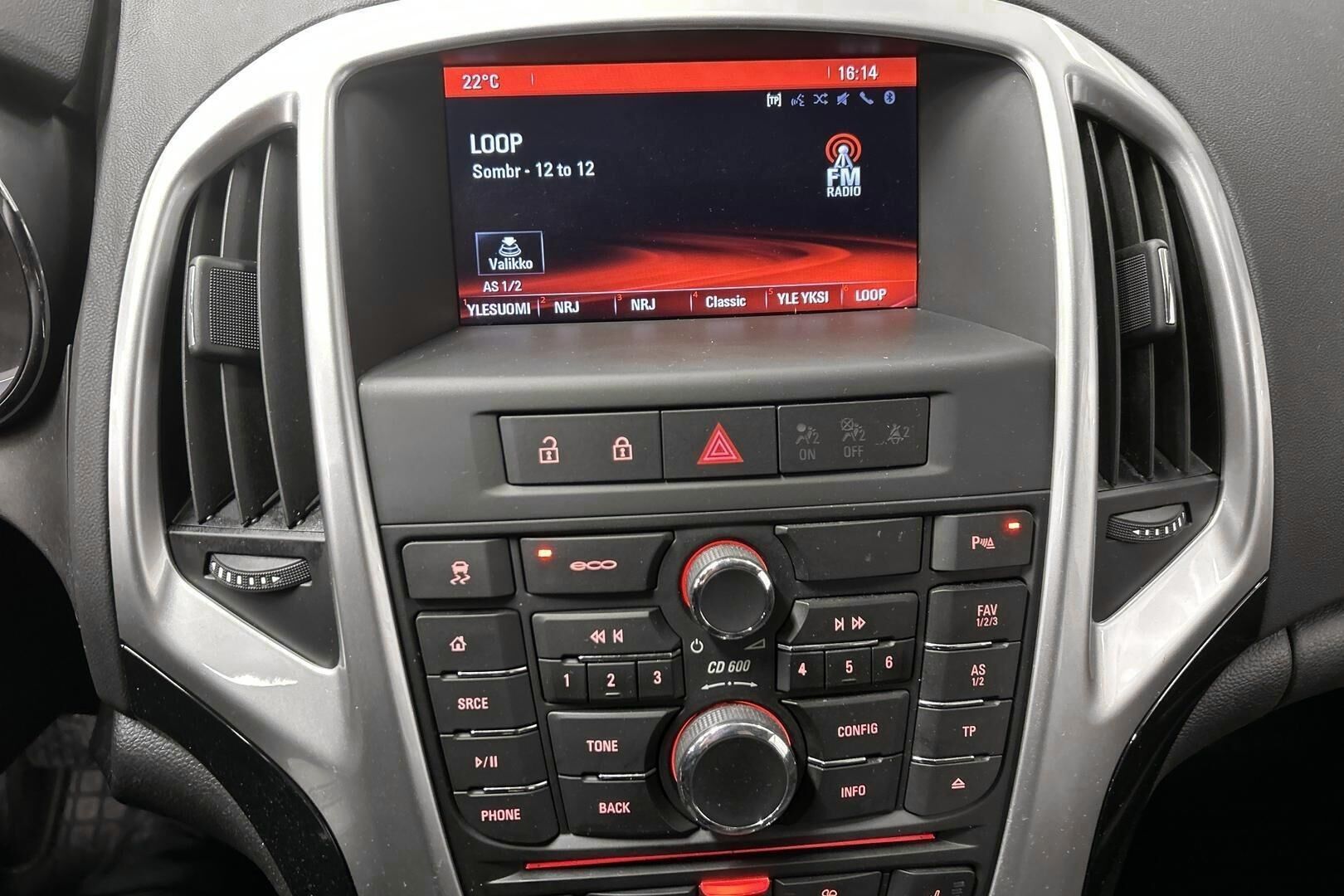 Opel Astra iso kuva 15