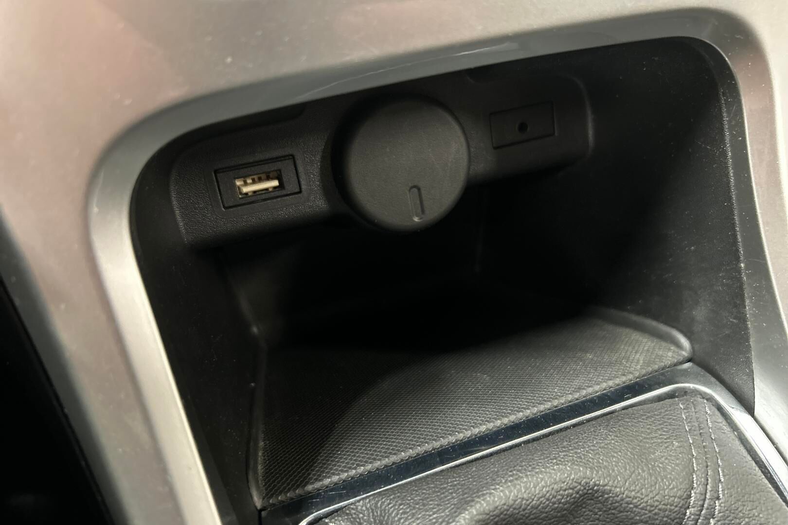 Opel Astra iso kuva 17