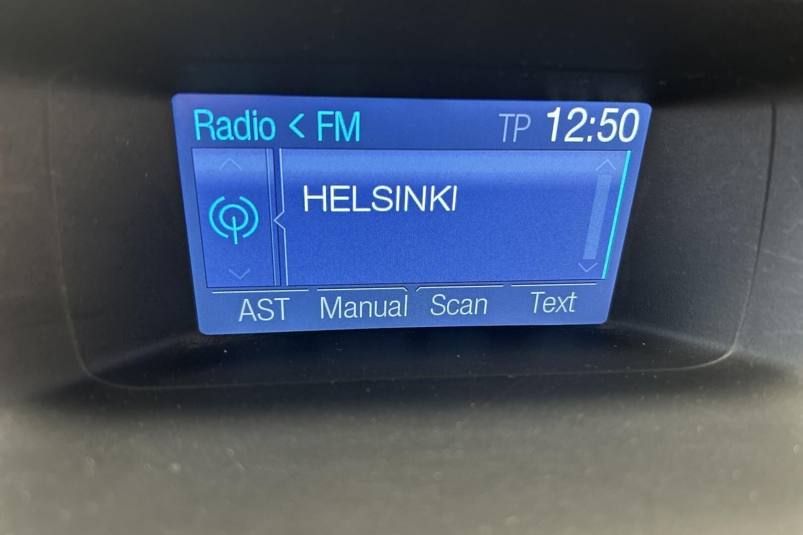 Ford Ranger iso kuva 15