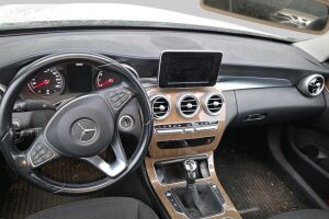 Mercedes-Benz C esikatselu 2