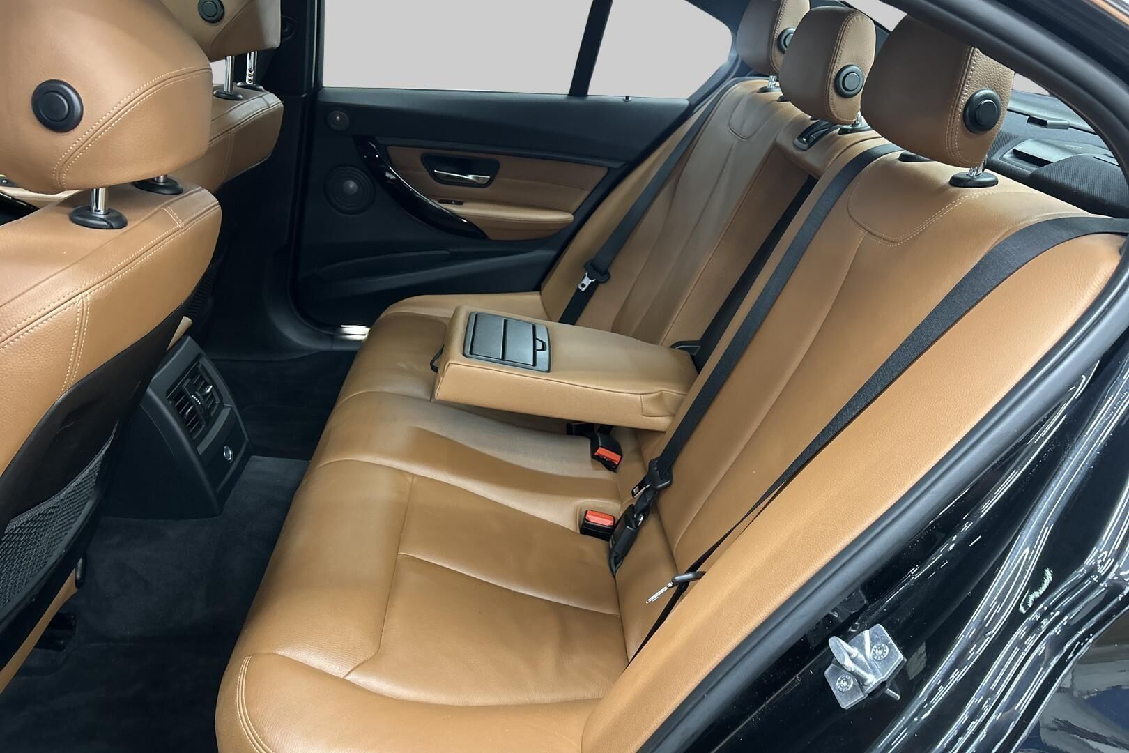 BMW 3-SARJA iso kuva 17