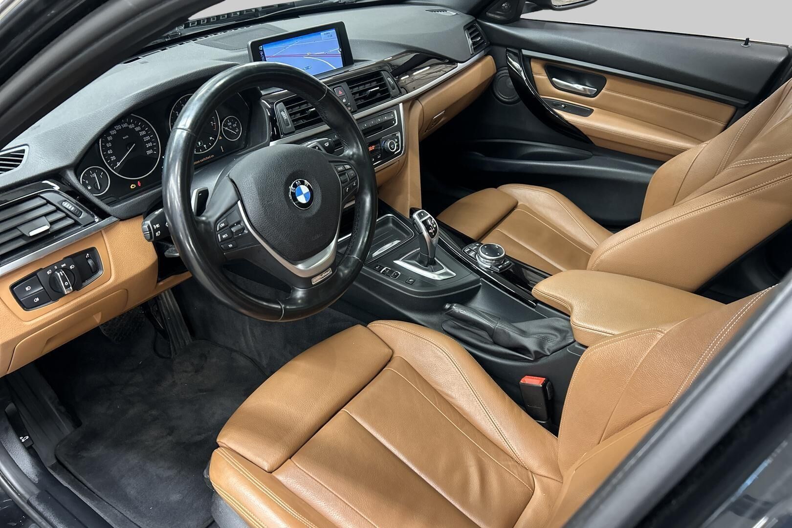 BMW 3-SARJA iso kuva 16