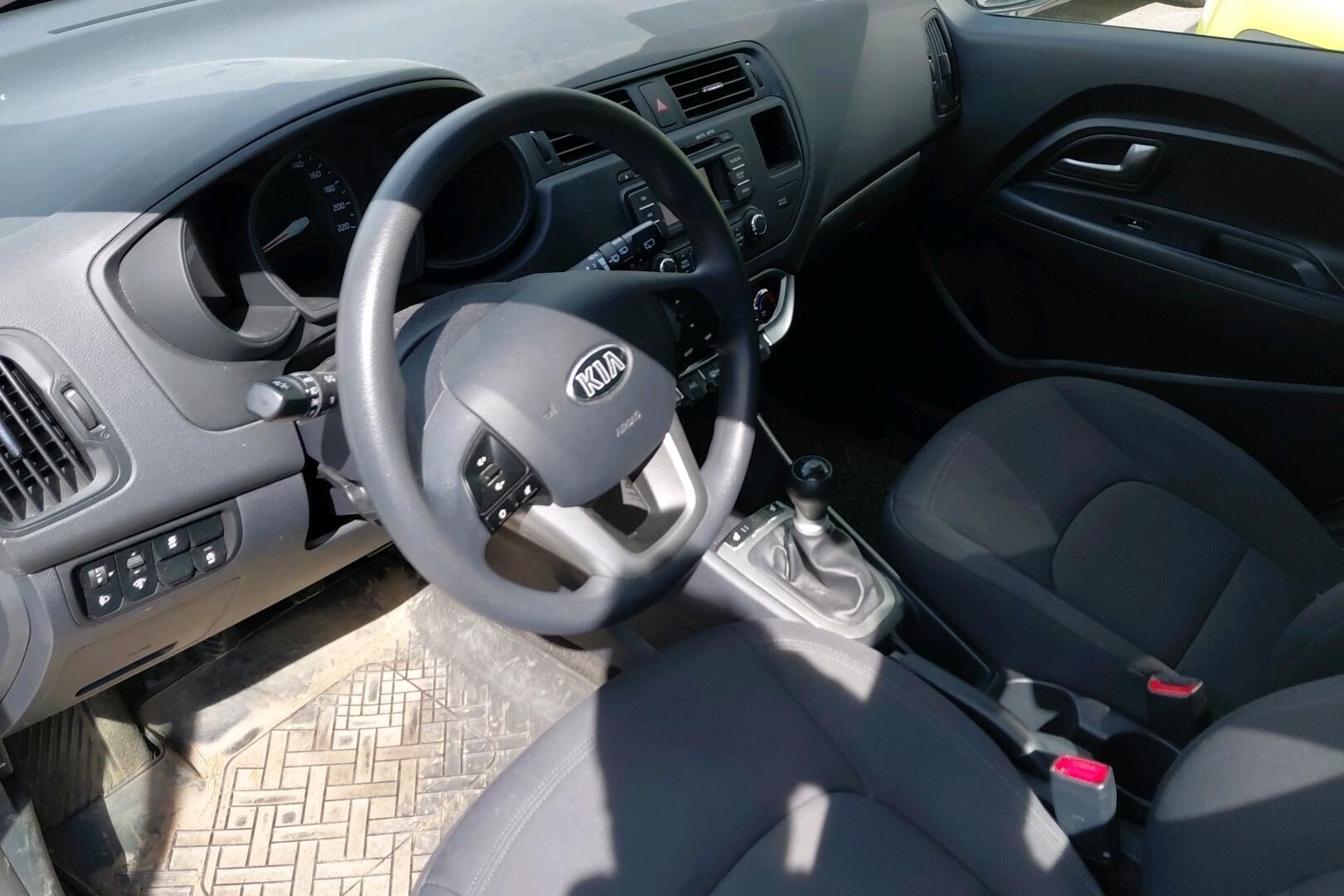 Kia Rio iso kuva 2